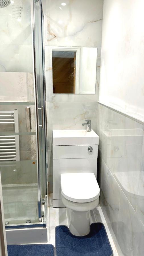 7 Venus Road Room 1 런던 외부 사진